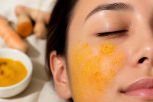 découvrez les bienfaits du curcuma sur la peau et nos conseils pratiques d'application adaptés à tous les types de peau pour un teint éclatant et une peau saine.